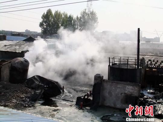 火災現(xiàn)場。 吳揚 攝