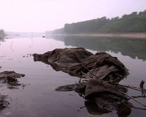 尾砂流入灤河。