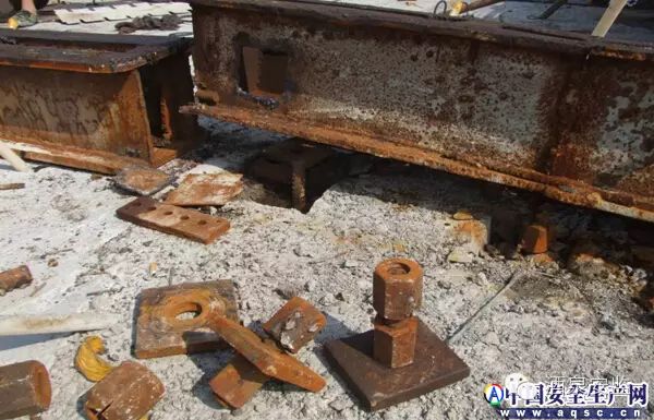 掛籃懸臂澆筑施工現(xiàn)場(chǎng)常見(jiàn)的安全隱患_9