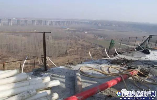 掛籃懸臂澆筑施工現(xiàn)場(chǎng)常見(jiàn)的安全隱患_15