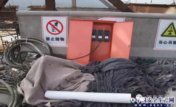 掛籃懸臂澆筑施工現(xiàn)場(chǎng)常見(jiàn)的安全隱患_19